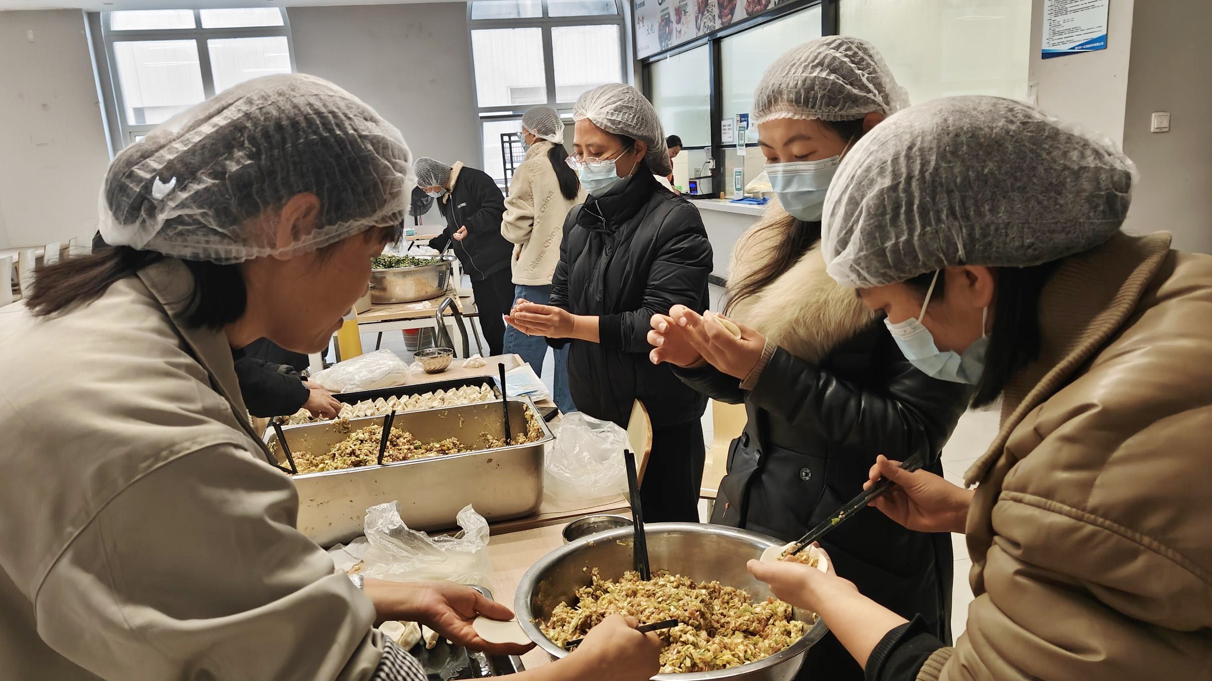 华邦保和冬至送温暖活动